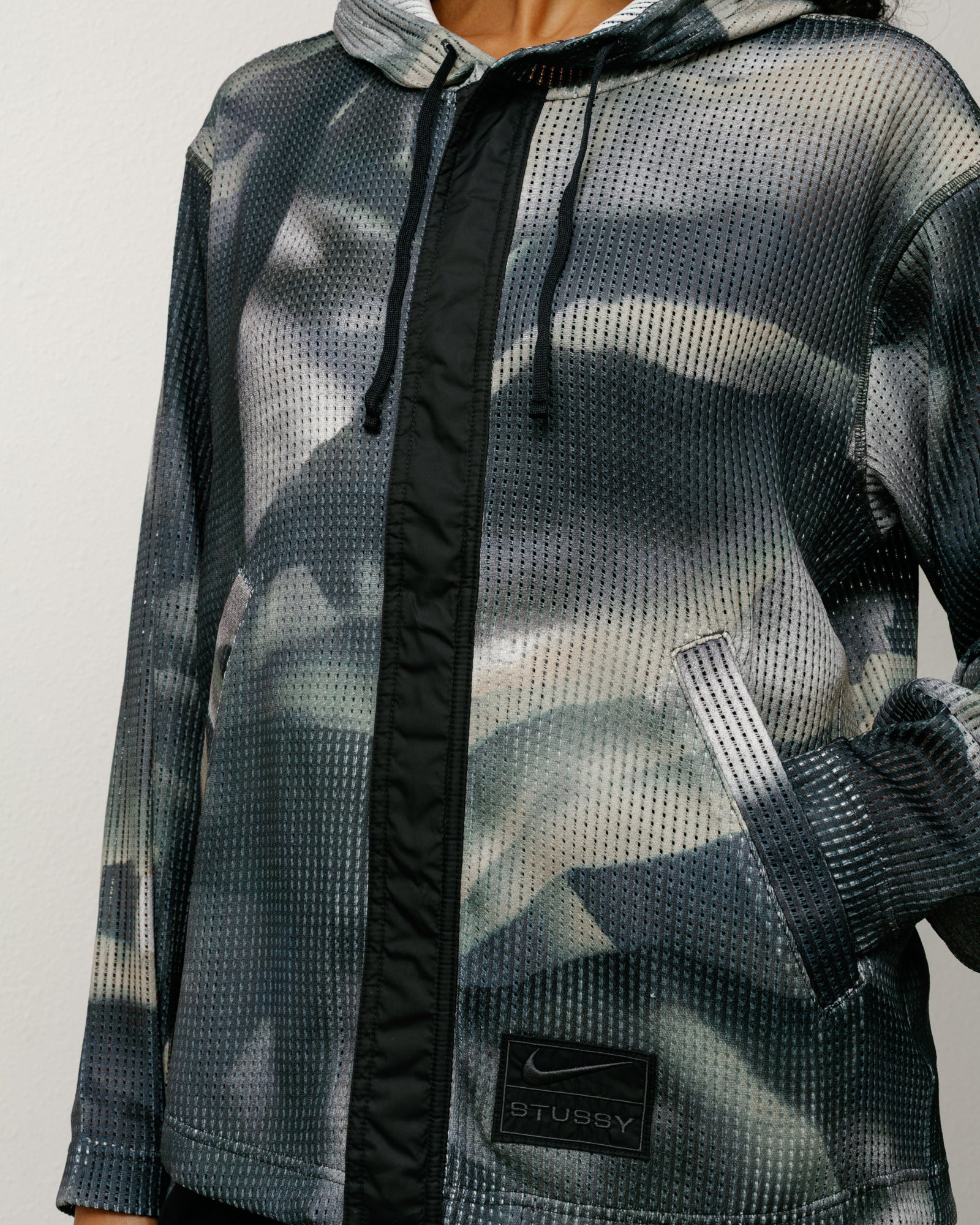 STÜSSY & NIKE MESH HOODIE - Image 4