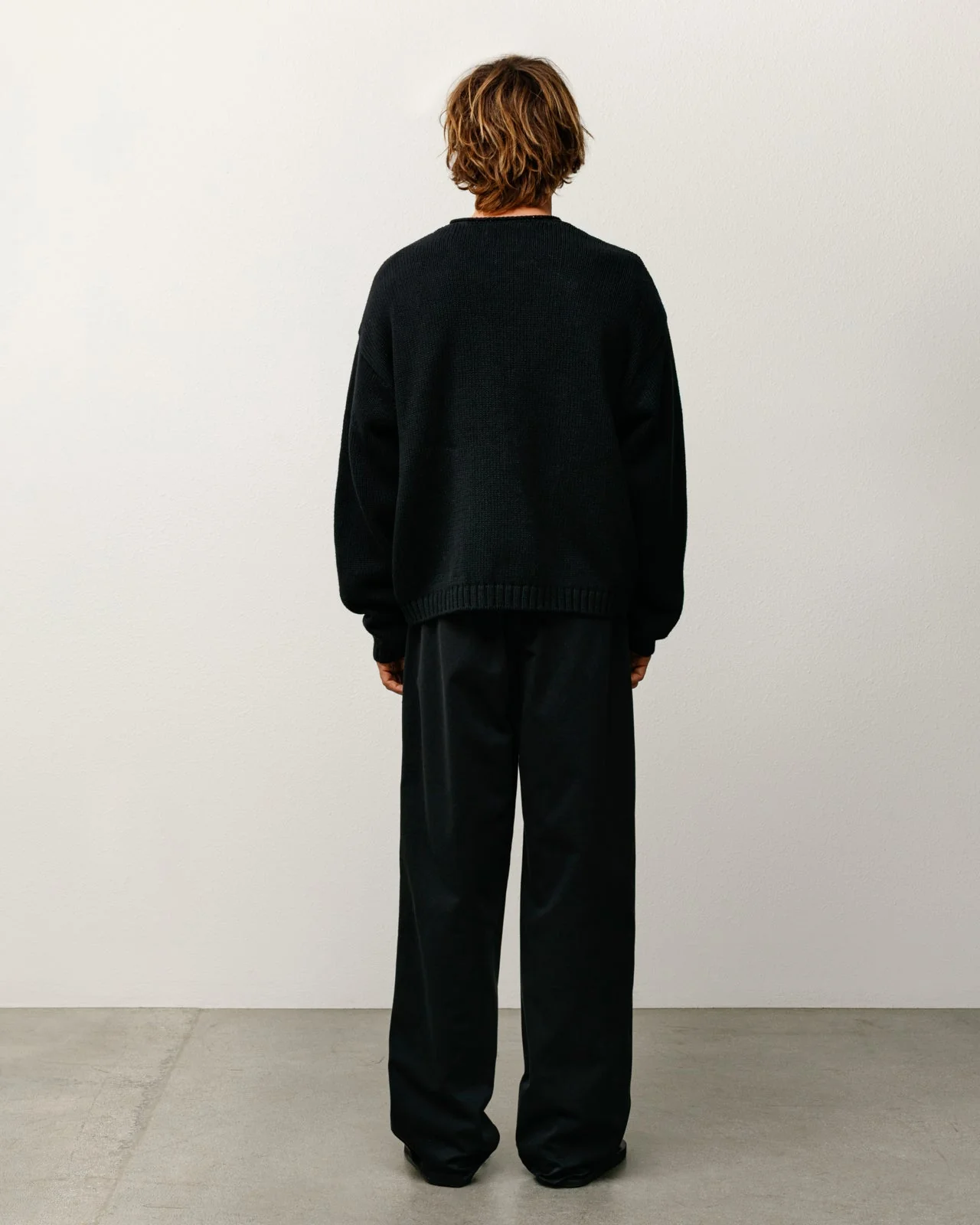 ROLL V NECK SWEATER - Image 3