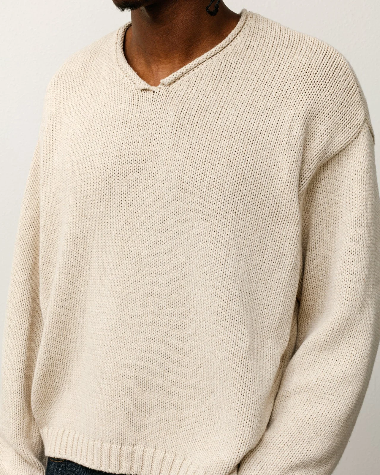 ROLL V NECK SWEATER - Image 3